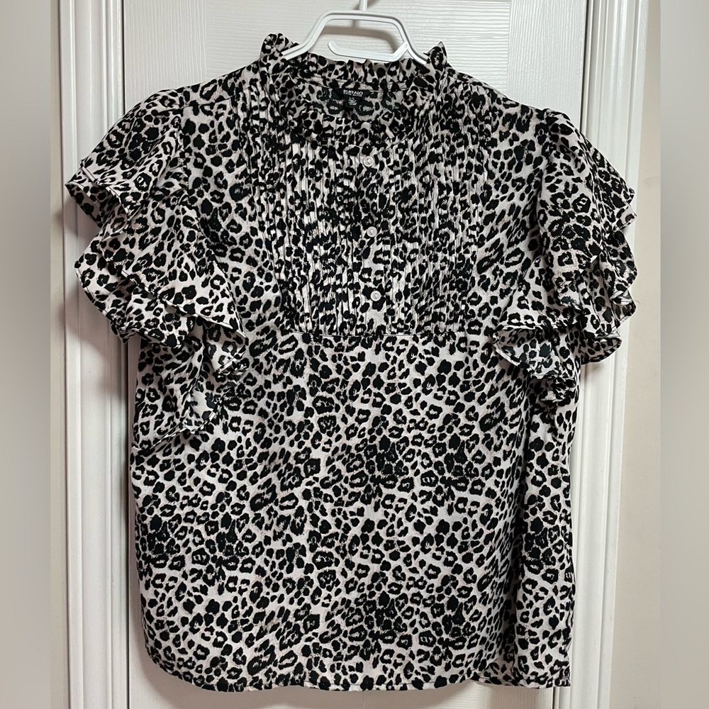 Buffalo David Bitton Black and White Leopard Blouse PTP 21.5”